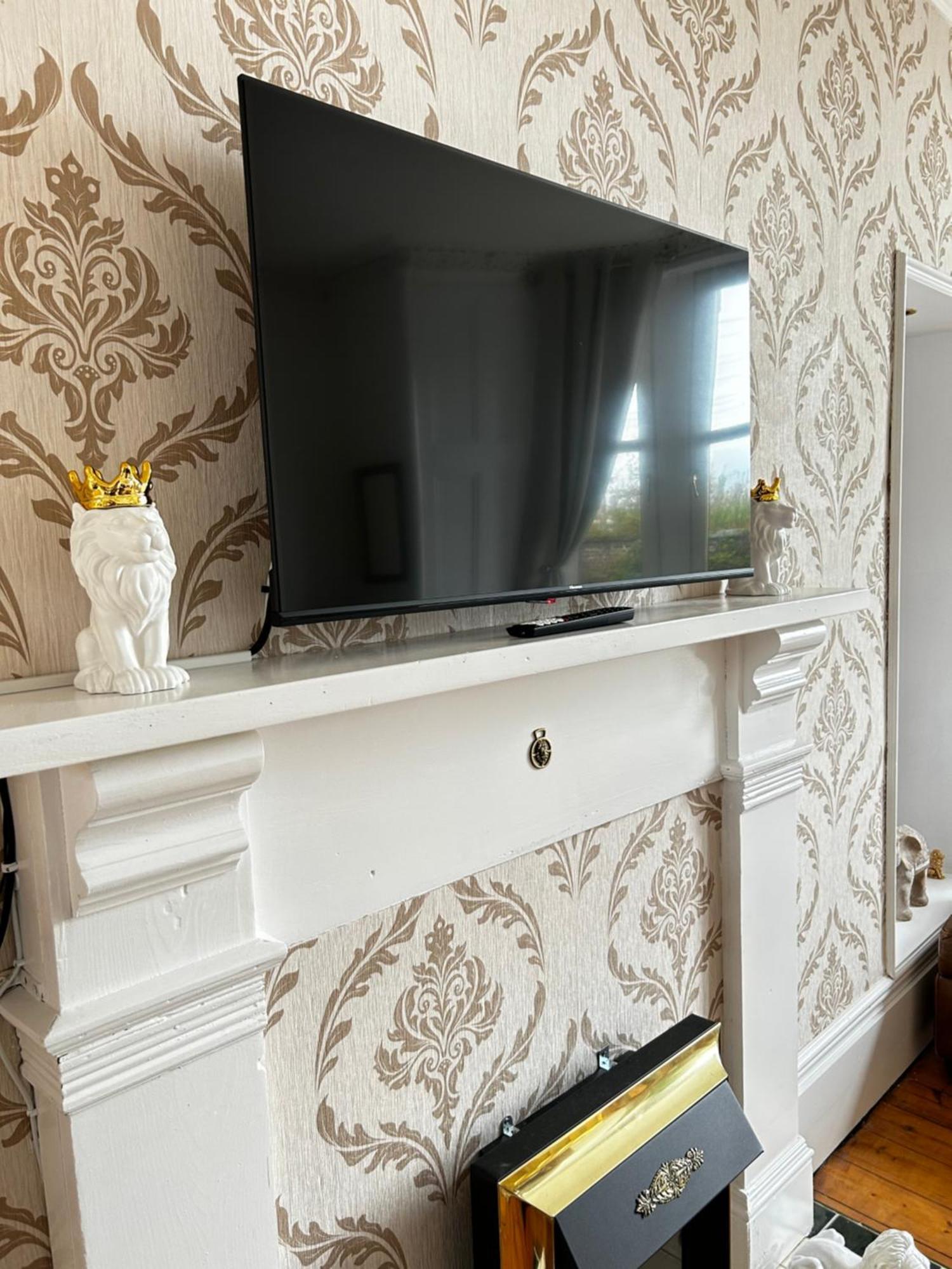 The Lazy Lion - Spacious 2 Bedroom - Town Centre Holiday Home Apartment Port Glasgow Luaran gambar