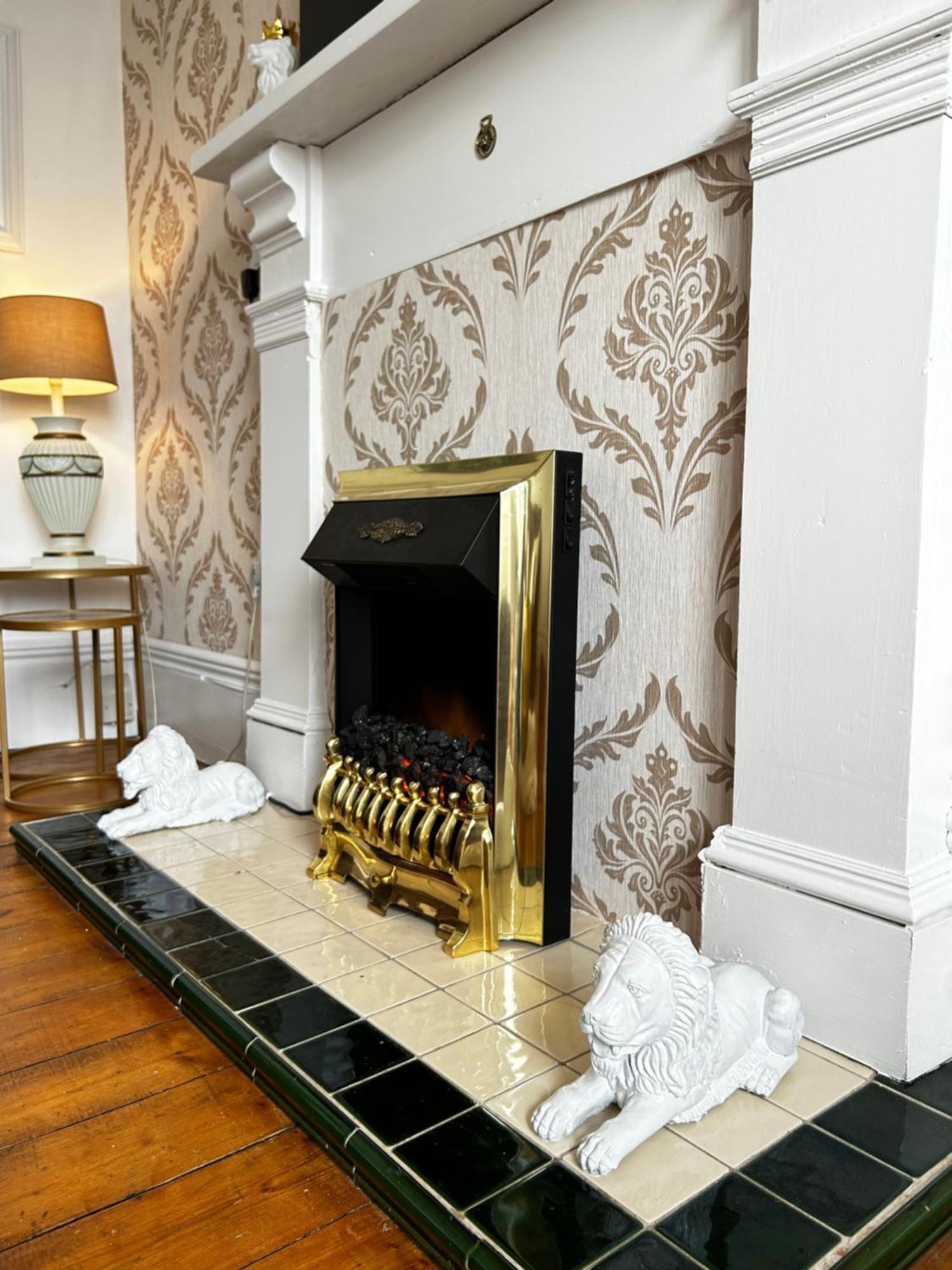 The Lazy Lion - Spacious 2 Bedroom - Town Centre Holiday Home Apartment Port Glasgow Luaran gambar